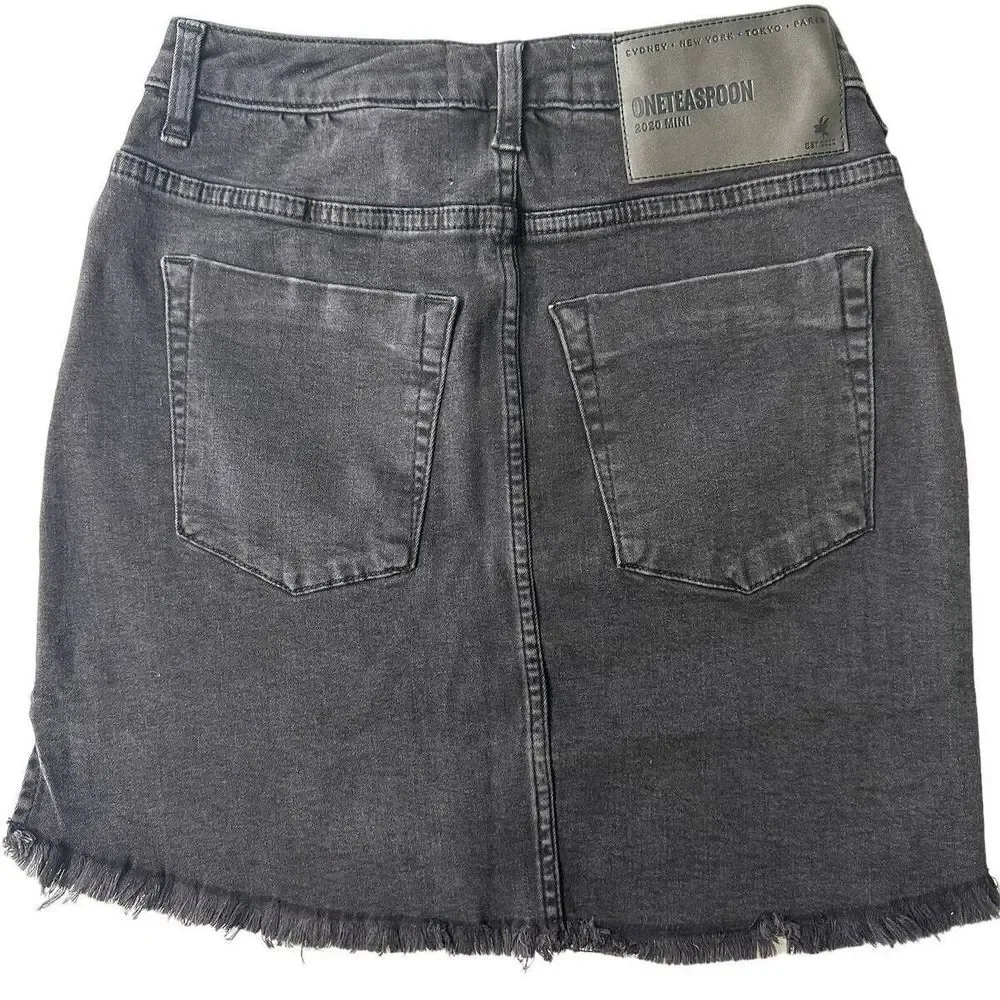 One Teaspoon Women's NEW Skirt Black Swan SZ 25 Frayed Hemline High Waist‎